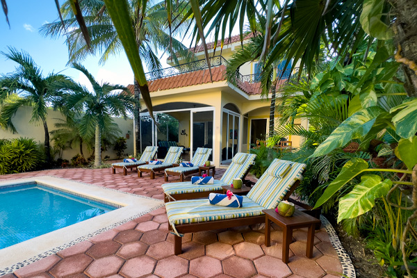 Vacation rental home with private pool and tropical garden in Puerto Morelos.