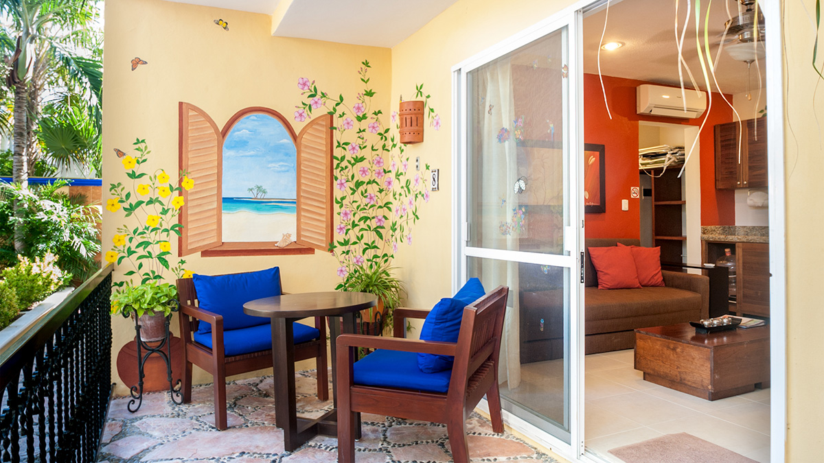 Furnished private patio outside Abbey del Sol Apartment #8